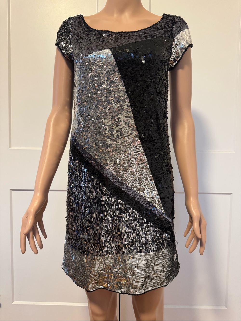 Lux Silver Black Sequin Cap Sleeve Zipper Zip Mini Sheath Dress XS X-Small